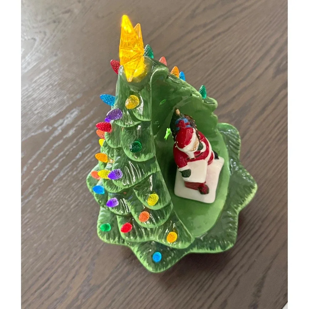 Vtg Mr Christmas ceramic Lighted Christmas Tree with Santa Chimney‎ Scene Green
